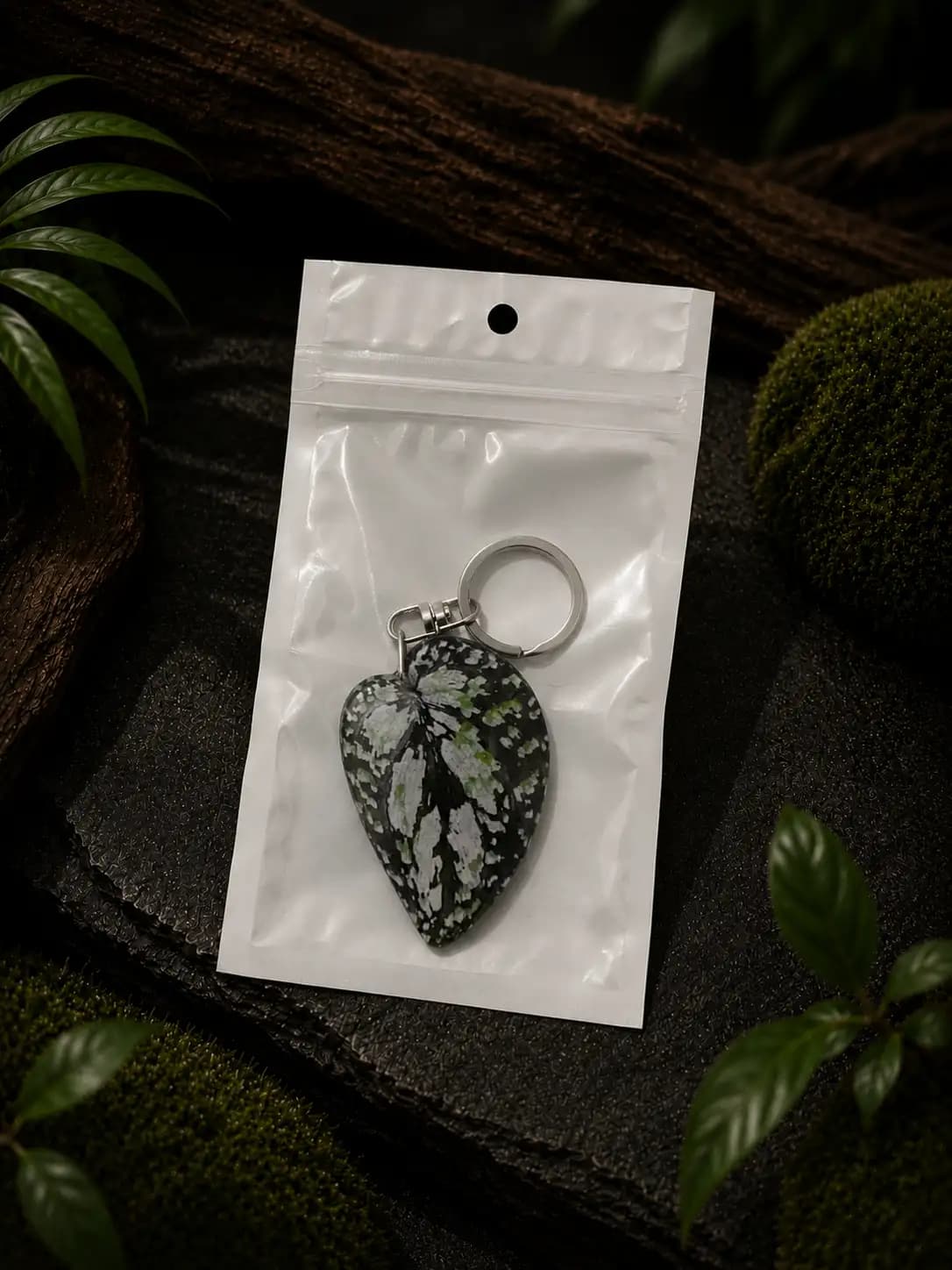 Scindapsus Tricolor Leaf Keychain thumbnail 2